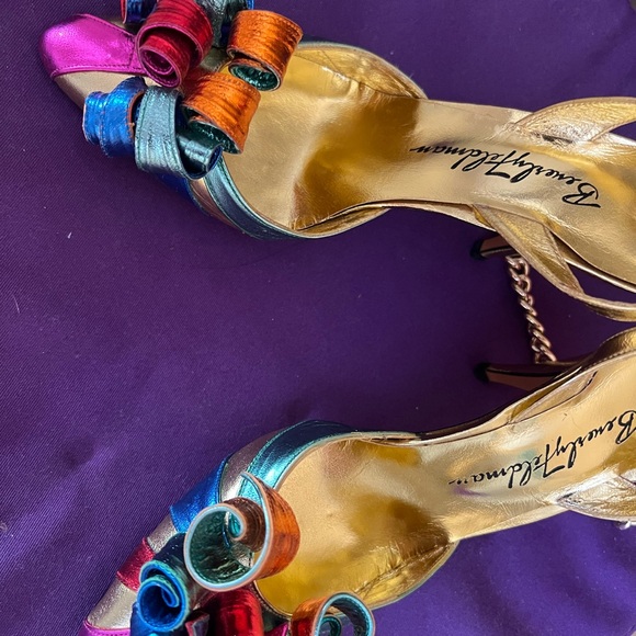Beverly Feldman  rainbow 🌈 metallic sling back Size 6 shoes 🌟 Excellent 👠 - Picture 8 of 10